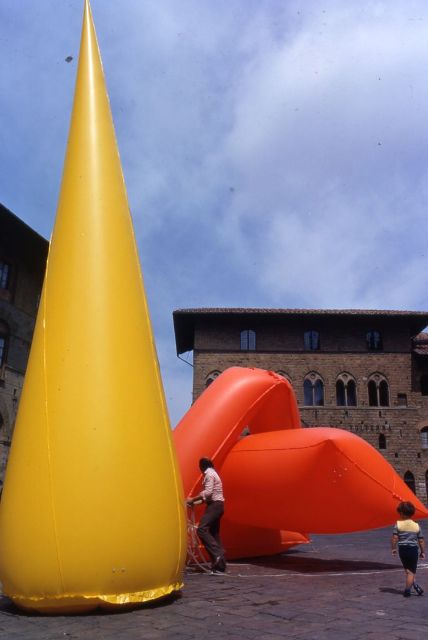franco-mazzucchelli-gonfiabili-volterra-1973_archivio-f-mazzucchelli-doc